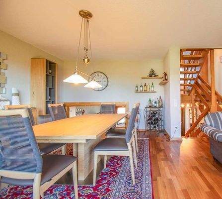 Esszimmer mit Durchreiche