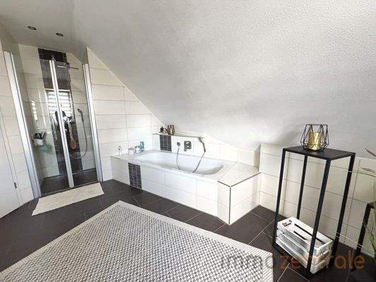 747D97B2-32E1-44B8-9FBB-64448396AFD8_1_105_c