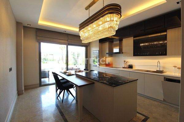 Detached Villas with Pools in Büyükçekmece İstanbul