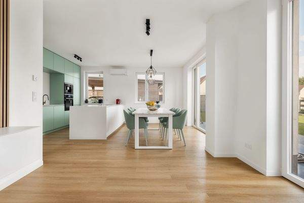 Küchen- und Essbereich (KI generiert)