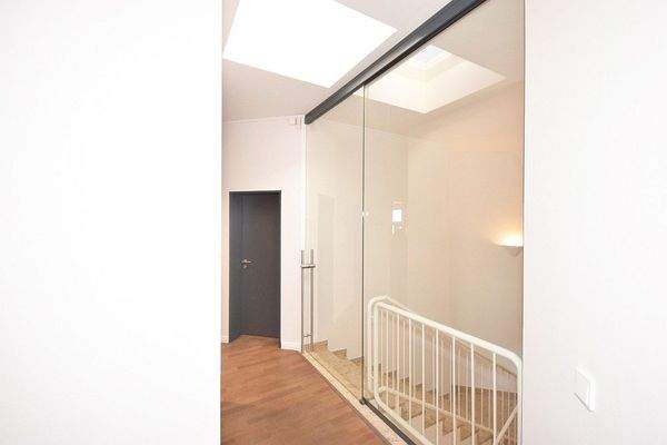 Blick ins Treppenhaus Bild 2