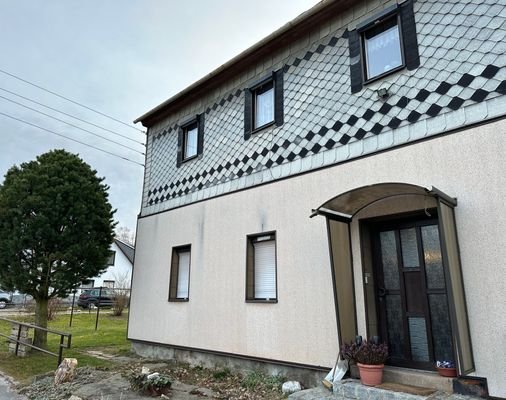 Vorderansicht Gebäude Hauseingang