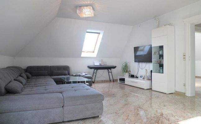 makellos EFH SN Hufenweg - Wohnbereich im OG (1).j