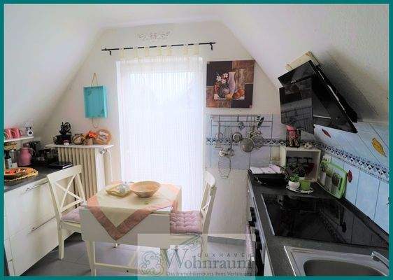 Küche mit zugang zum Balkon