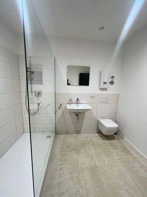 Badezimmer mit Dusche