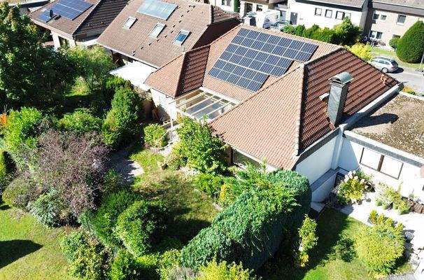 Drohne Garten- und Hausansicht