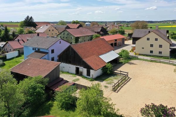 Ostansicht  - Stall mit Koppel