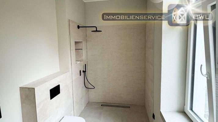 Premium Dusche I Steinberg Armaturen schwarz matt