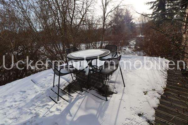 Terrasse vor dem Haus