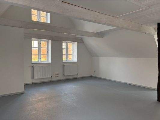 Galerie mit Kirchturmblick