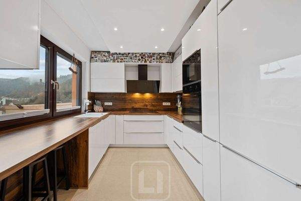 Neuwertige Einbauküche