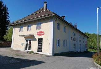 Außenansicht m. Eingangsbereich