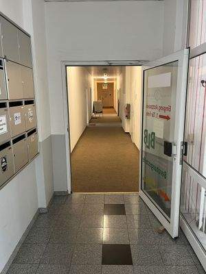 Flur im EG Bürogebäude
