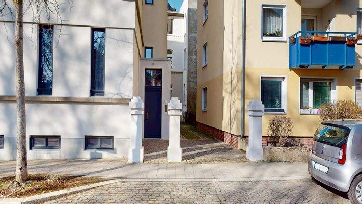 EINGANGSBEREICH AUSSEN