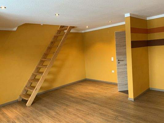 Zugang Treppe zum Spitzboden