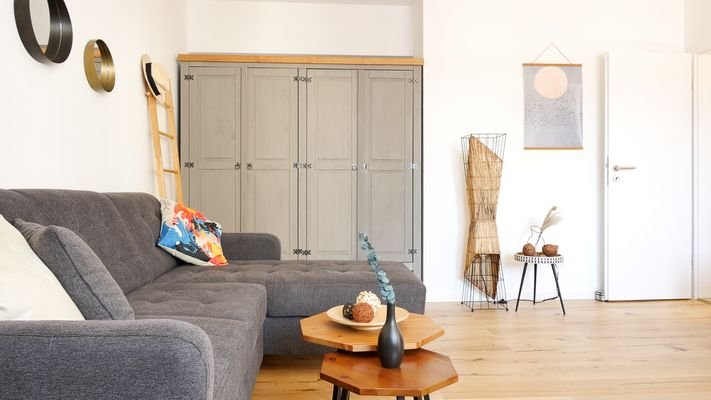 162 Wohnzimmer Kleiderschrank (1 von 1).jpg