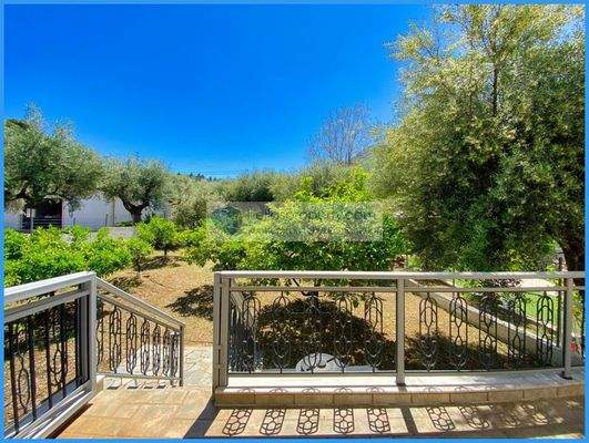 e7a26991a3984cf4b9927995cfa87feb-original