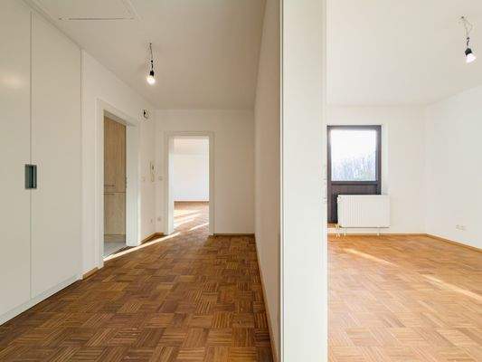 Flur mit Blick ins Schlafzimmer