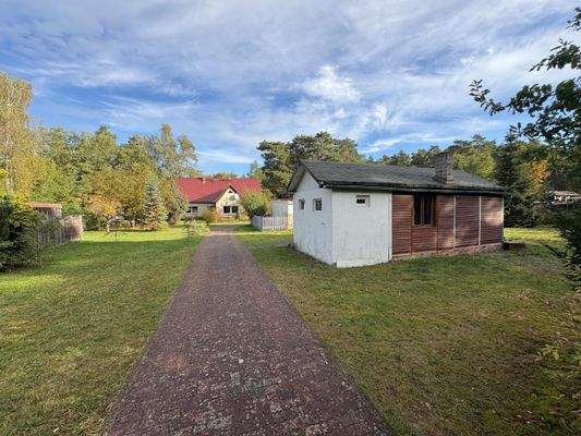 Haus mit Gartenhaus