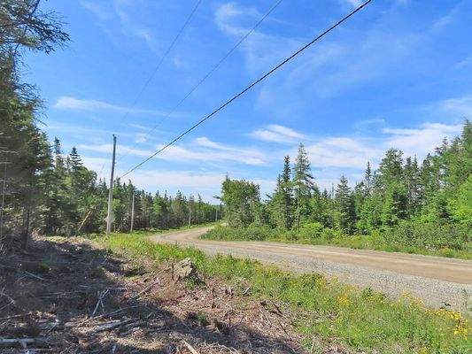 Cape Breton - Big Pond - East Bay Hills - Großzügi