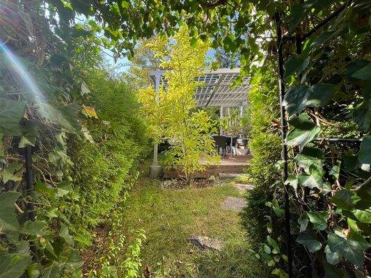 Terrasse mit Gartenanteil