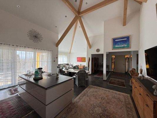 Der großzügige Wohn-/Essbereich