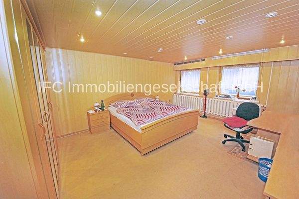 Schlafzimmer im Keller