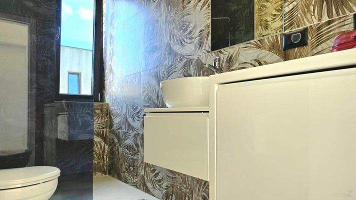 581BC284-5E6A-4123-AD4C-11B30E9EF615_1_105_c