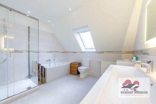 Familienbad im Dachgeschoss...