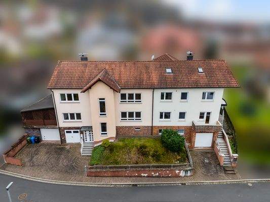 Gesamtansicht (mit Nachbarhaus)