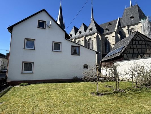 Garten und Hausansicht