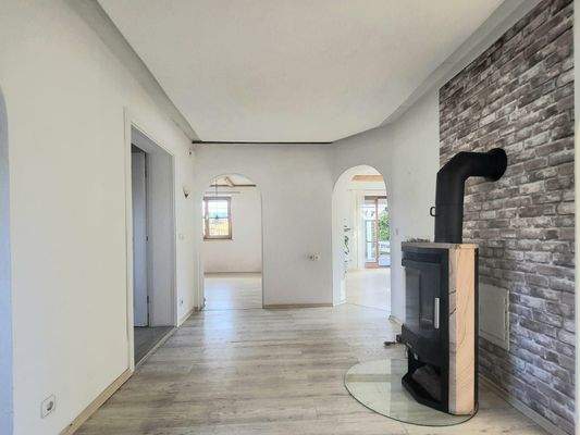 Flur mit Sicht durch die Wohnung.jpg