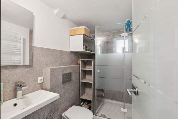 EG | Bad mit Dusche & WC