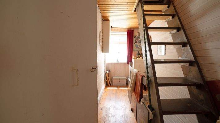 Diele und Treppenaufgang in das Obergeschoss