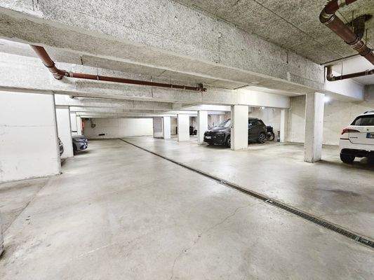 Tiefgaragenstellplatz