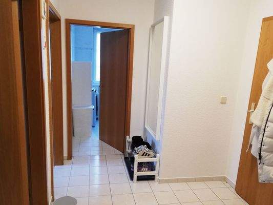 Fluransicht mit Blick zum Bad