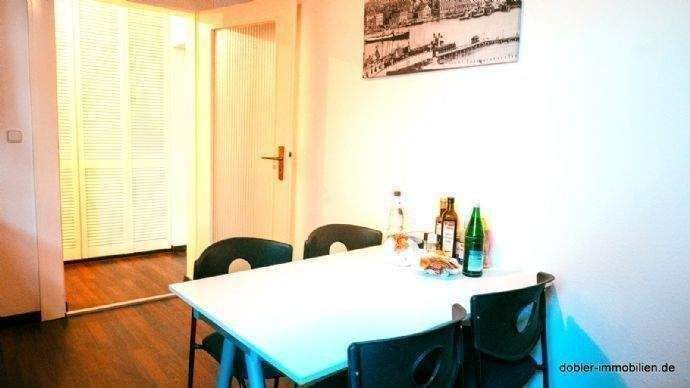 Essplatz Küche mit Blick zum Flur