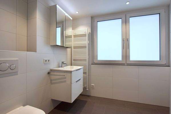 Modernes Tageslichtbad