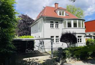 Süsansicht mit Carport