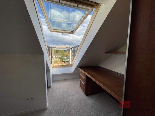 ausklappbares Dachfenster