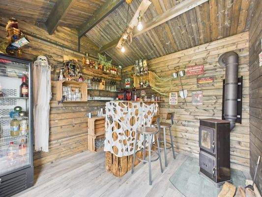 Hütte mit Bar & Kaminofen