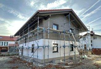 Gebäudeansicht - Hauseingangsseite