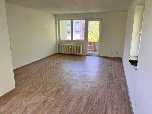 WohnzimmerF12Balkon2x