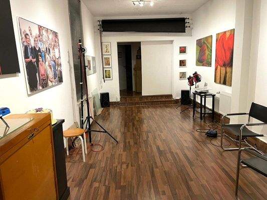 und Fotoatelier im Erdgeschoss