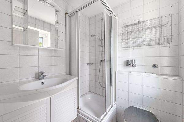 Kleines Bad in Zimmer 1