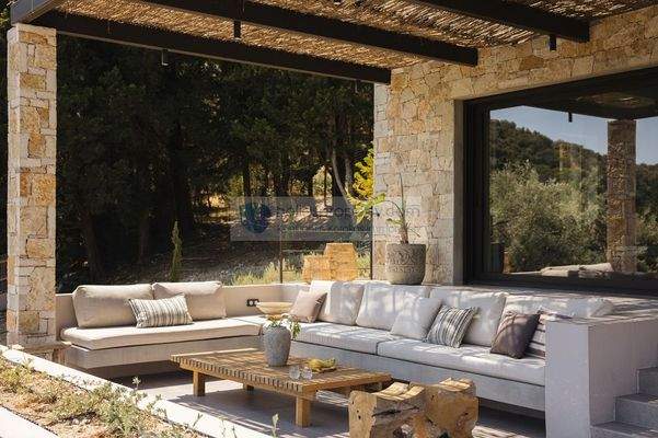 outdoor pergola lounge