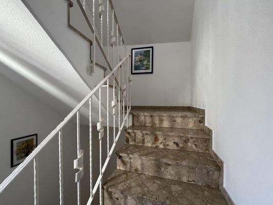 Treppenhaus 2. OG/DG