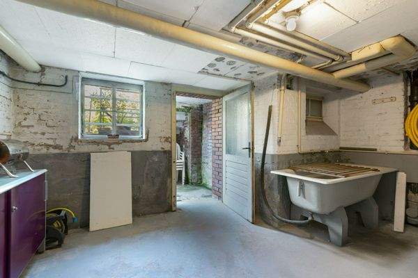 Keller mit Aufgang z. Garten