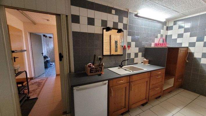 Kellergeschoss mit kleiner Küche