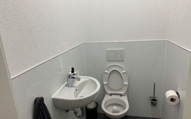 WC Wohnen auf Zeit in Stuttgart Obertürkheim Wohnung 2.jpeg